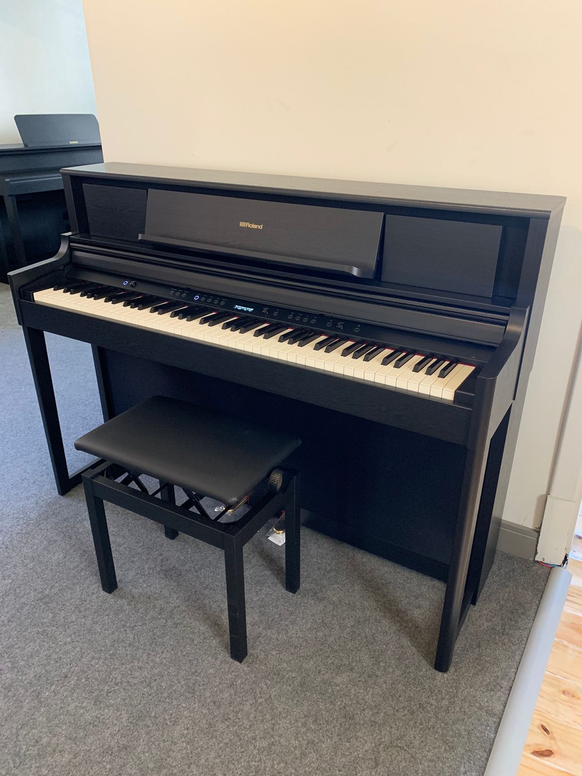 Piano Digital Roland LX705 Charcoal Black com Banqueta